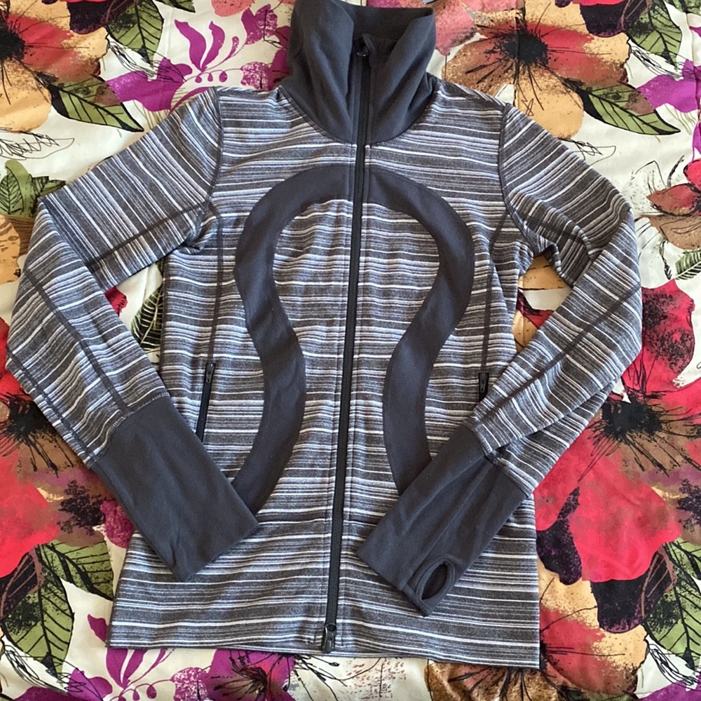 Lululemon In Stride Jacket - Picture 2 of 7